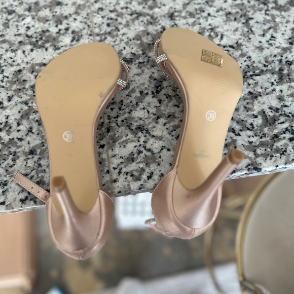 Ankle strap heels - Picture 2 of 4